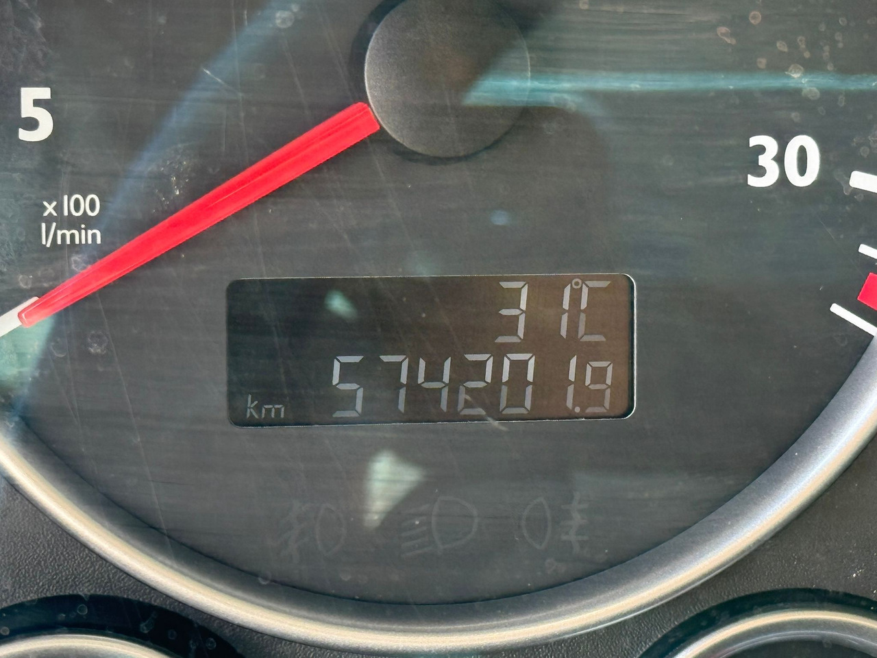 Box truck MAN TGX 26.420 / KONTENER / WINDA / 8.5 M DŁUGOŚCI / 21 EUROPALET / 6x2 / 3 OŚ PODNOSZONA I SKRĘTNA / ŁADOWNOŚĆ 14 415 KG / 2018 ROK / Z NIEMIEC: picture 26 Box truck MAN TGX 26.420 / KONTENER / WINDA / 8.5 M DŁUGOŚCI / 21 EUROPALET / 6x2 / 3 OŚ PODNOSZONA I SKRĘTNA / ŁADOWNOŚĆ 14 415 KG / 2018 ROK / Z NIEMIEC: picture 26