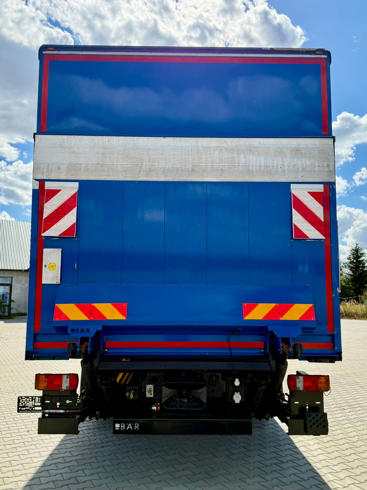 MAN TGX 26.420 / KONTENER / WINDA / 8.5 M DŁUGOŚCI / 21 EUROPALET / 6x2 / 3 OŚ PODNOSZONA I SKRĘTNA / ŁADOWNOŚĆ 14 415 KG / 2018 ROK / Z NIEMIEC - Box truck: picture 4 MAN TGX 26.420 / KONTENER / WINDA / 8.5 M DŁUGOŚCI / 21 EUROPALET / 6x2 / 3 OŚ PODNOSZONA I SKRĘTNA / ŁADOWNOŚĆ 14 415 KG / 2018 ROK / Z NIEMIEC - Box truck: picture 4