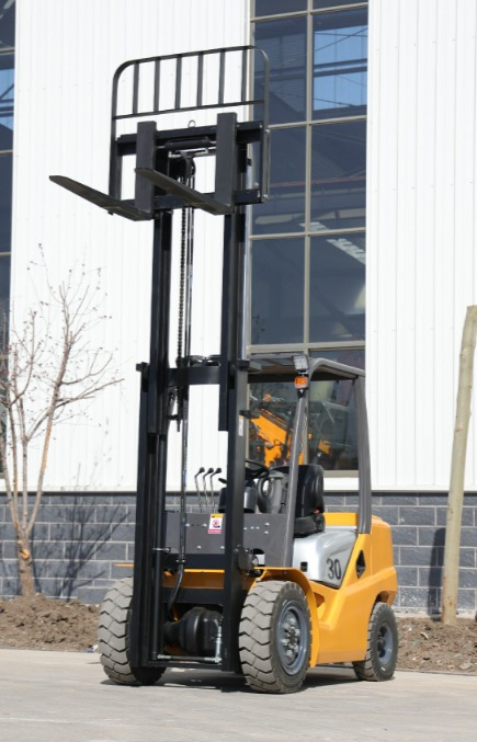 Müller Machinery MFD 30 - Diesel forklift: picture 3 Müller Machinery MFD 30 - Diesel forklift: picture 3