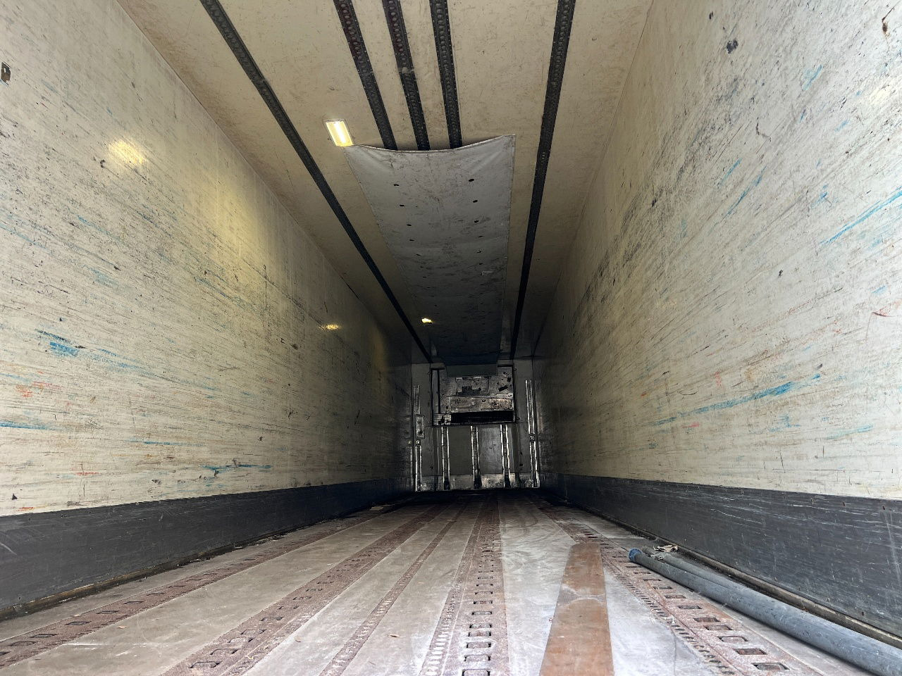 HTF Thermoking SL200-E, BPW - Refrigerated semi-trailer: picture 5 HTF Thermoking SL200-E, BPW - Refrigerated semi-trailer: picture 5