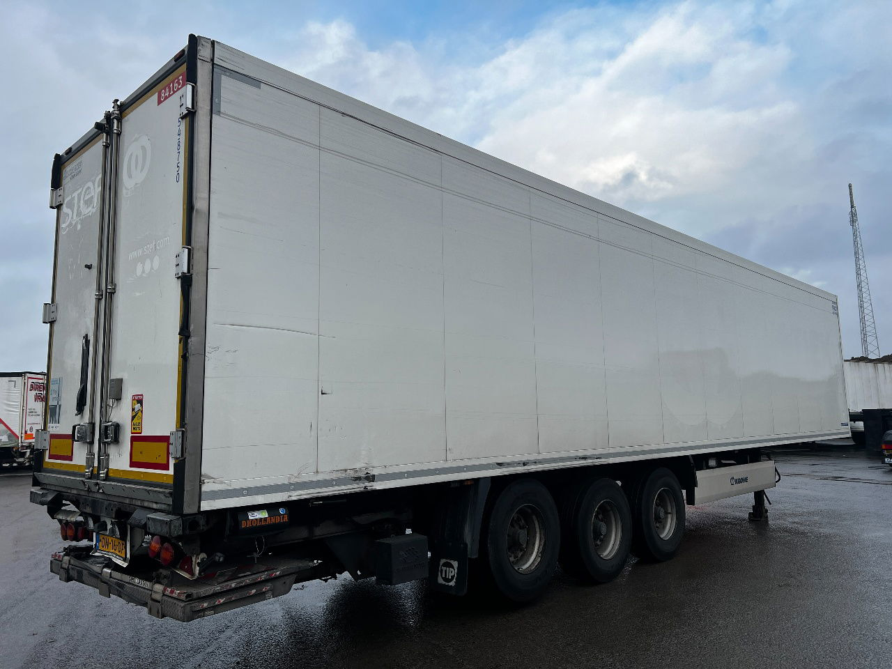 Krone SD met Carrier Vector 1550 en dhollandia laadklep - Refrigerated semi-trailer: picture 3 Krone SD met Carrier Vector 1550 en dhollandia laadklep - Refrigerated semi-trailer: picture 3