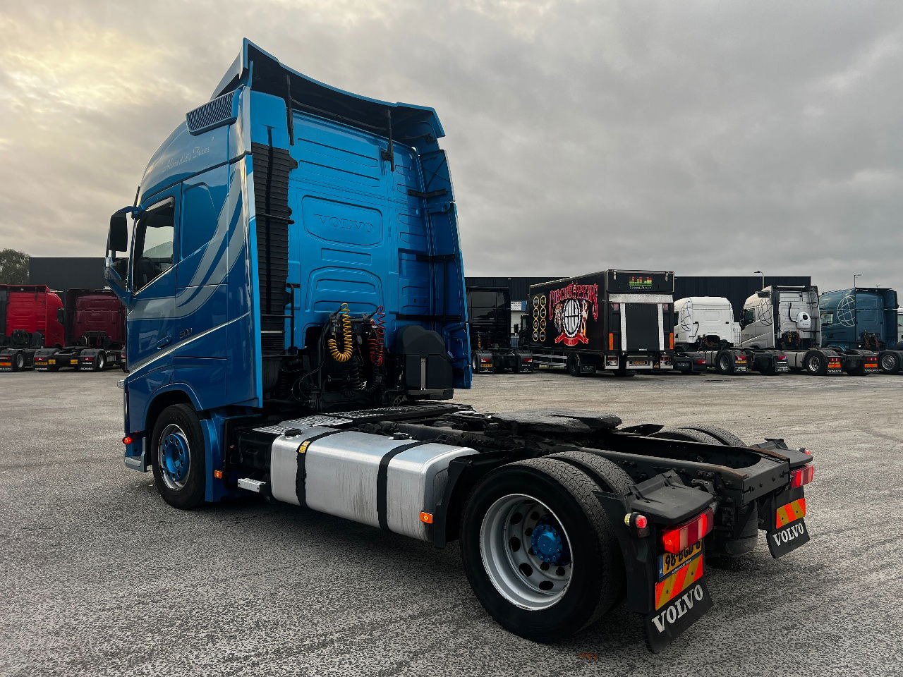 Volvo FH 460 Globe, Lowdeck, Mega - Tractor unit: picture 4 Volvo FH 460 Globe, Lowdeck, Mega - Tractor unit: picture 4