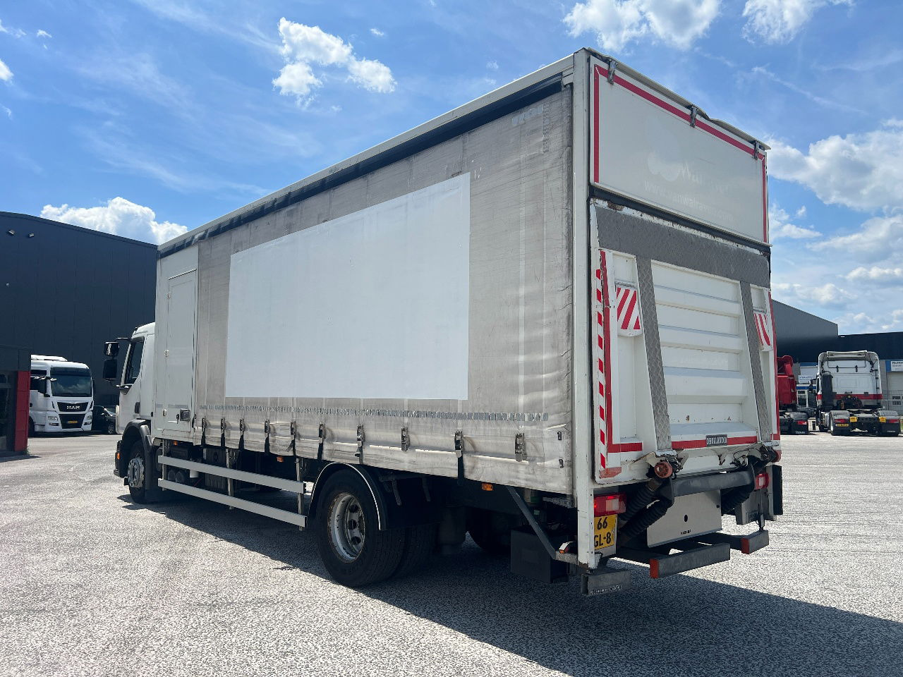 Volvo FE 250 Euro 6, 19T - Curtain side truck: picture 4 Volvo FE 250 Euro 6, 19T - Curtain side truck: picture 4