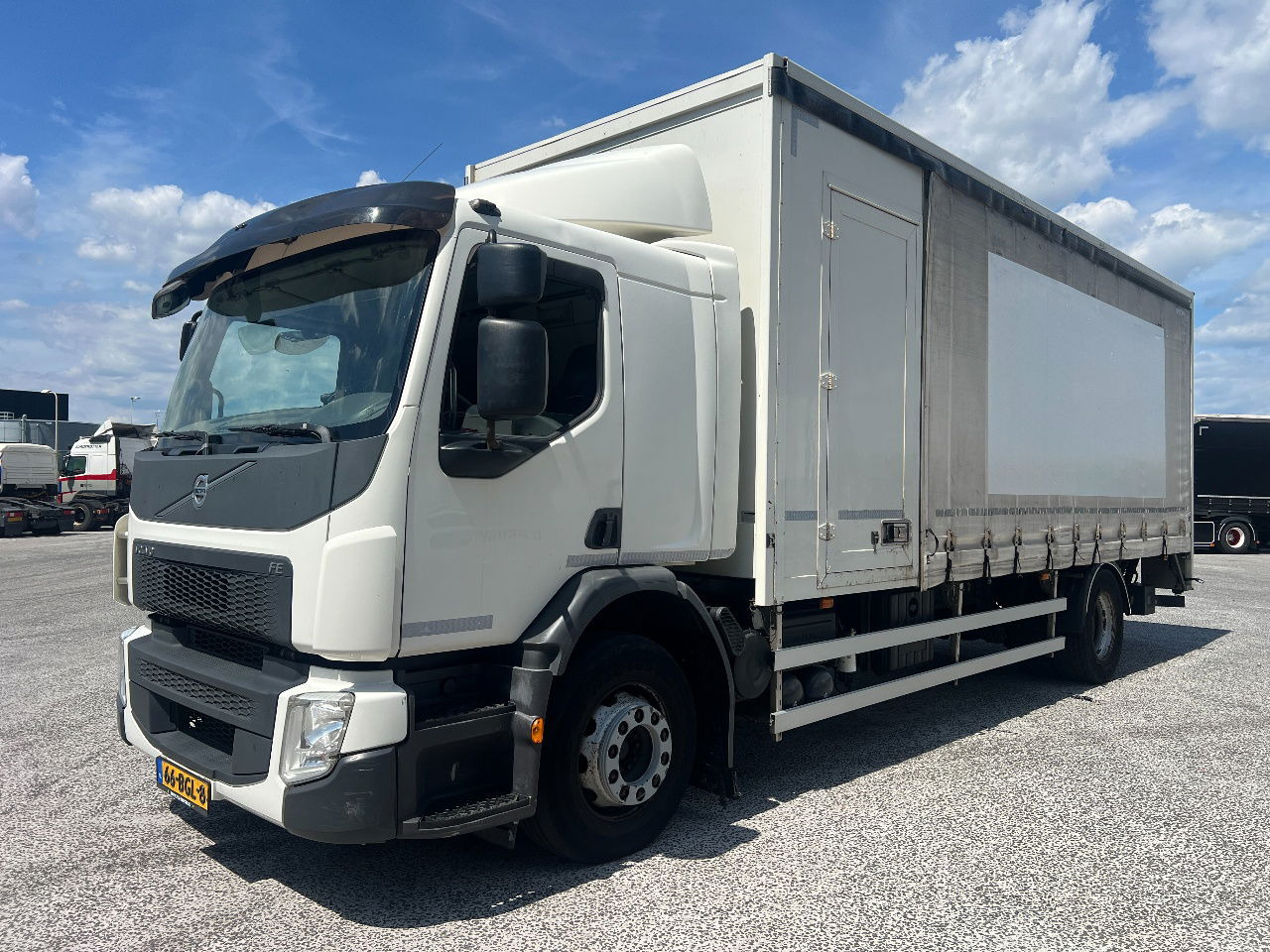 Volvo FE 250 Euro 6, 19T - Curtain side truck: picture 1 Volvo FE 250 Euro 6, 19T - Curtain side truck: picture 1