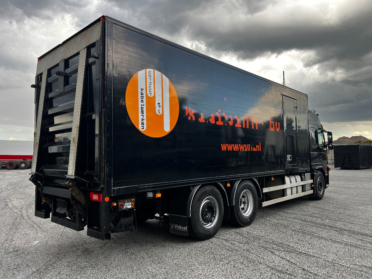 Volvo FM 9.300 Globe 6x2, Euro 5 - Box truck: picture 3 Volvo FM 9.300 Globe 6x2, Euro 5 - Box truck: picture 3