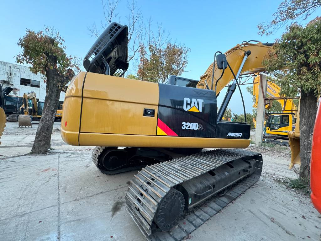 CAT 320 D-C7.1 enging - Crawler excavator: picture 4 CAT 320 D-C7.1 enging - Crawler excavator: picture 4