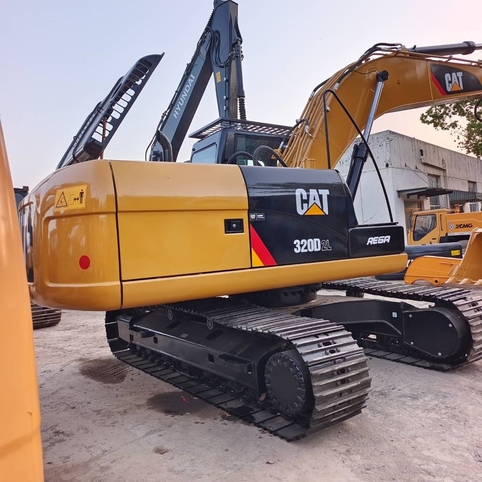CAT 320D2L - Crawler excavator: picture 3 CAT 320D2L - Crawler excavator: picture 3