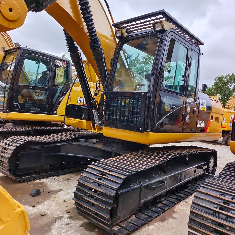CAT 323 D - Crawler excavator: picture 1 CAT 323 D - Crawler excavator: picture 1