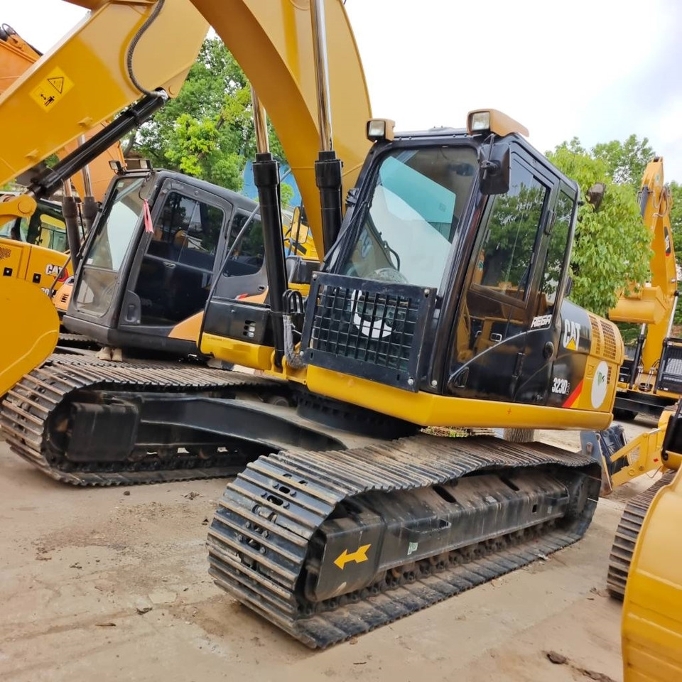 CAT 323 D - Crawler excavator: picture 2 CAT 323 D - Crawler excavator: picture 2