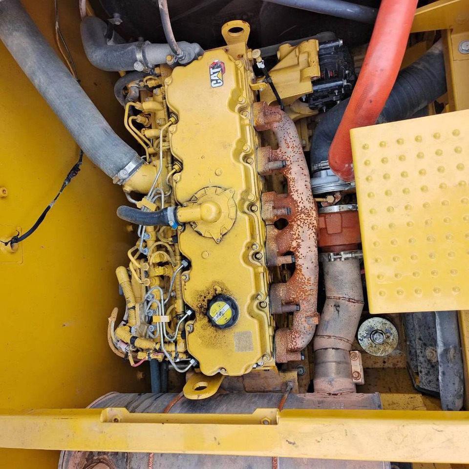 Crawler excavator CAT 336GC: picture 15