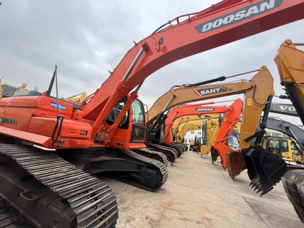 Doosan DOOOSAN DX300 - Crawler excavator: picture 1 Doosan DOOOSAN DX300 - Crawler excavator: picture 1