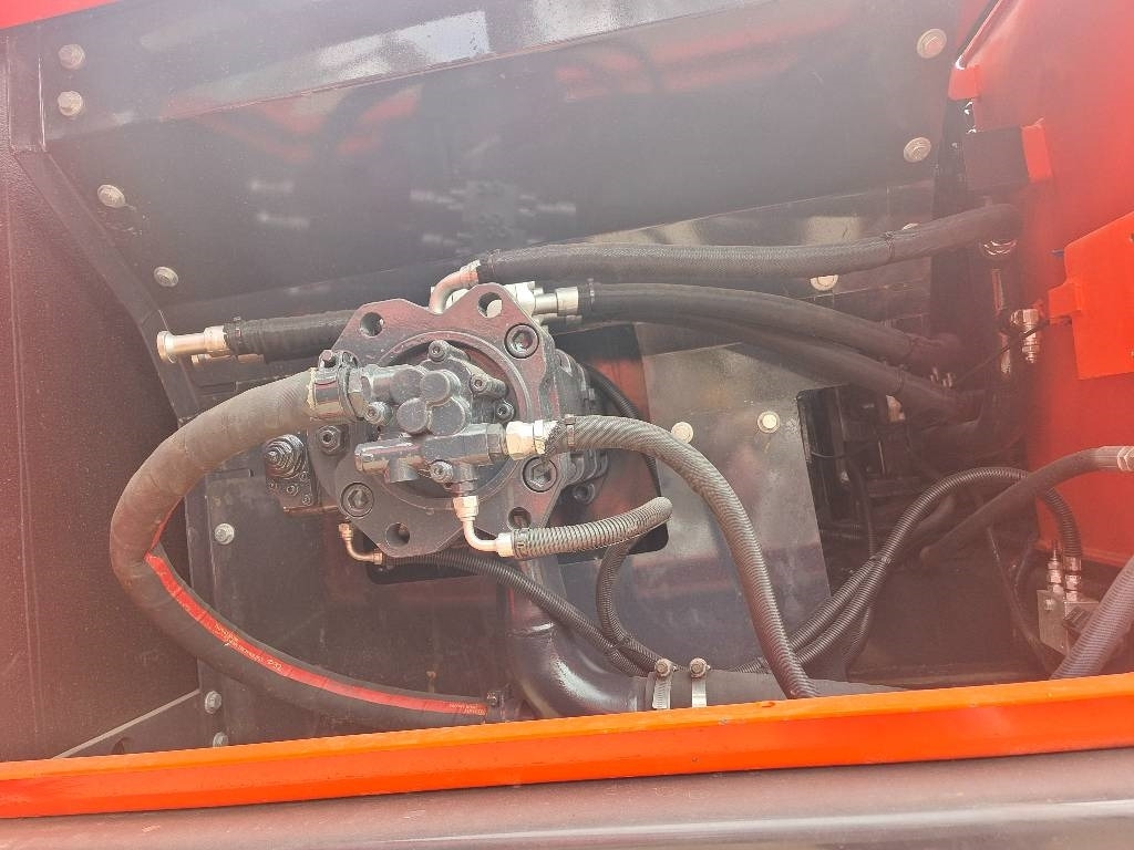 Doosan DX 225 - Crawler excavator: picture 4 Doosan DX 225 - Crawler excavator: picture 4