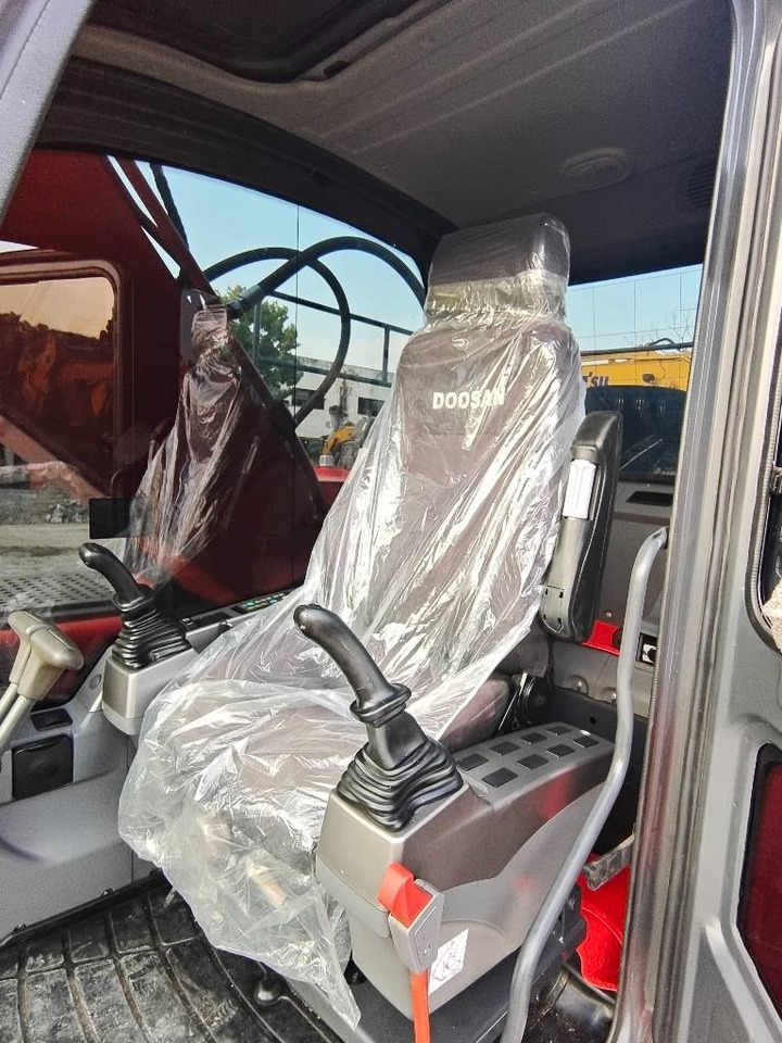 Doosan DX 225 LC - Crawler excavator: picture 5 Doosan DX 225 LC - Crawler excavator: picture 5