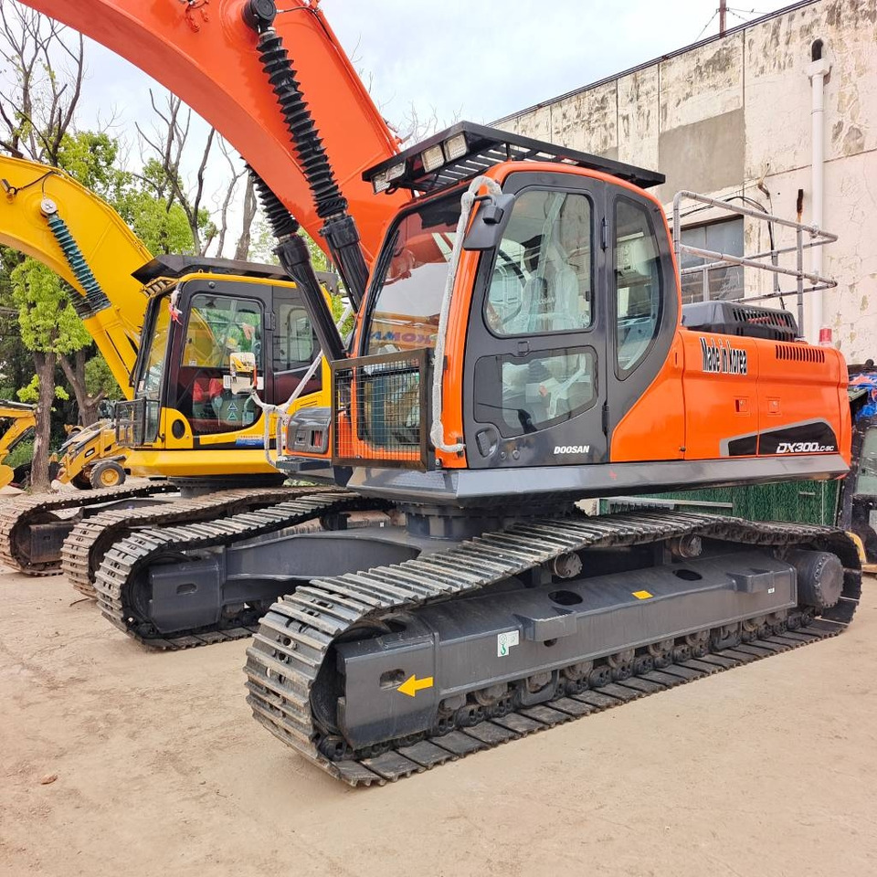 Doosan DX 300 - Crawler excavator: picture 1 Doosan DX 300 - Crawler excavator: picture 1