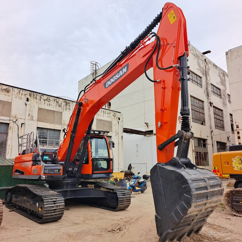 Doosan DX 300 - Crawler excavator: picture 1 Doosan DX 300 - Crawler excavator: picture 1