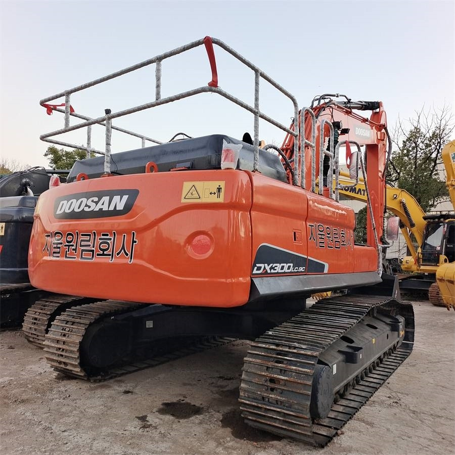 Doosan DX 300 LC - Crawler excavator: picture 2 Doosan DX 300 LC - Crawler excavator: picture 2