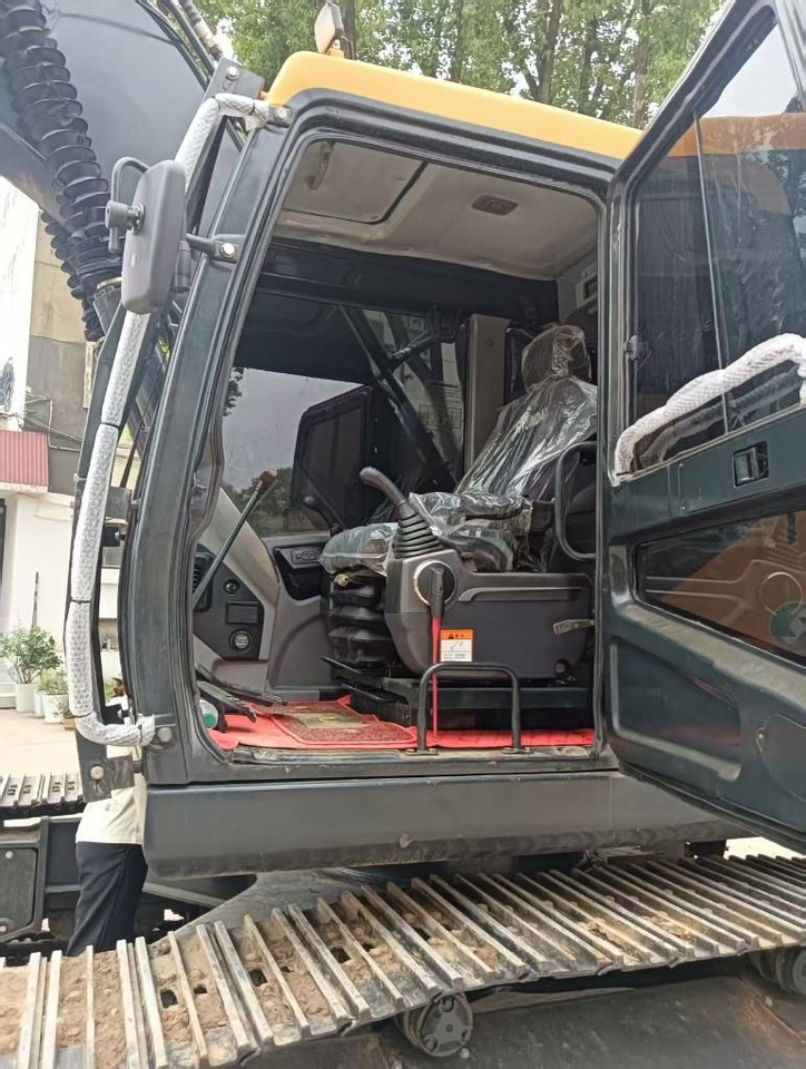 Crawler excavator Hyundai 220 LC-9S: picture 12 Crawler excavator Hyundai 220 LC-9S: picture 12