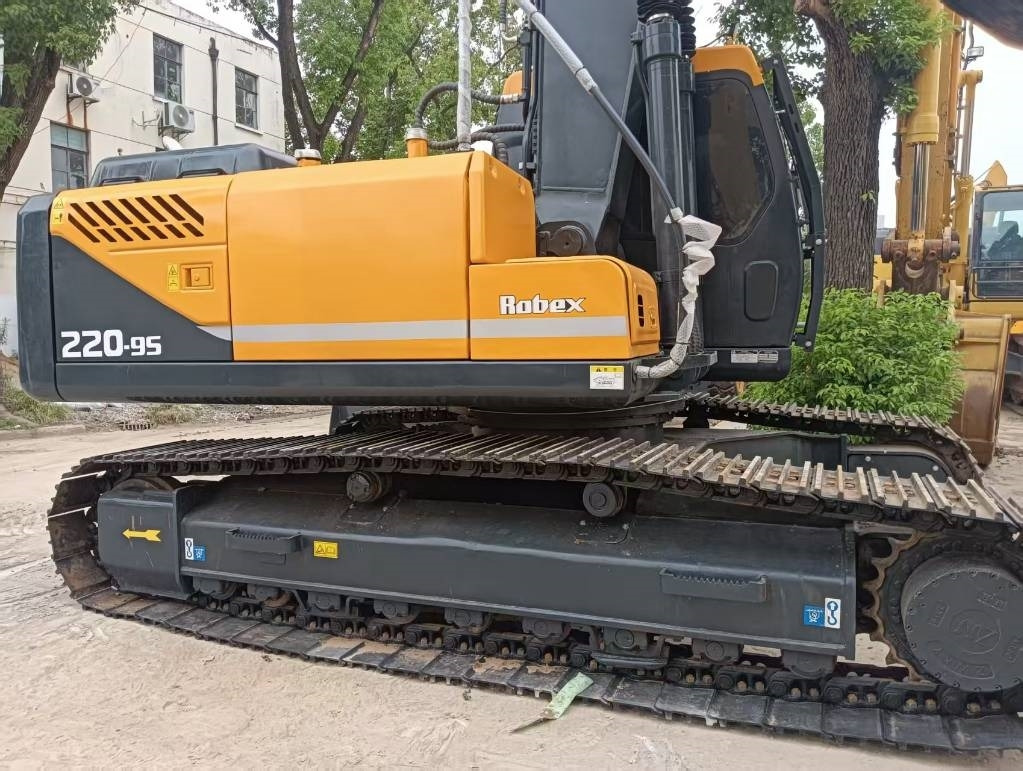 Crawler excavator Hyundai 220 LC-9S: picture 6 Crawler excavator Hyundai 220 LC-9S: picture 6