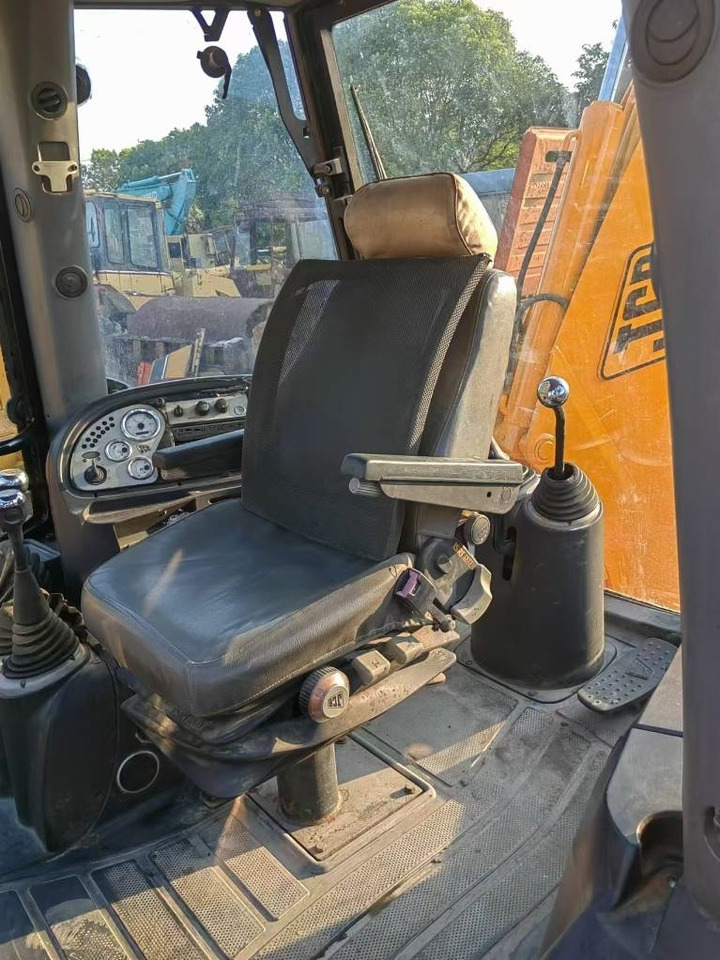 Backhoe loader JCB 4 CX: picture 17