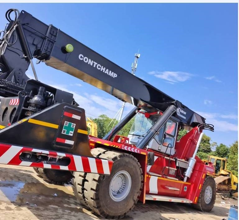 Kalmar DRF 450 - Reach stacker: picture 2 Kalmar DRF 450 - Reach stacker: picture 2