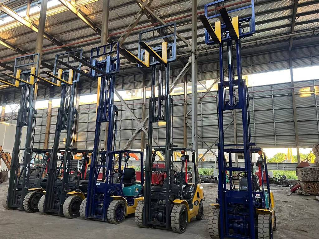 Komatsu FD 30 T-17 - Diesel forklift: picture 5 Komatsu FD 30 T-17 - Diesel forklift: picture 5