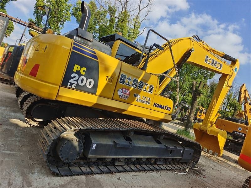 Komatsu PC 200 - Crawler excavator: picture 2 Komatsu PC 200 - Crawler excavator: picture 2