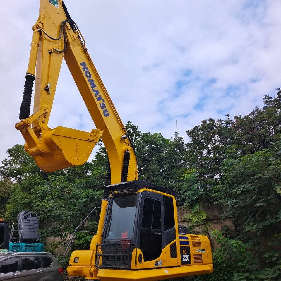 Komatsu PC 220 - Crawler excavator: picture 3 Komatsu PC 220 - Crawler excavator: picture 3