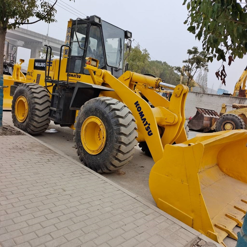 Komatsu WA 380 - Wheel loader: picture 2 Komatsu WA 380 - Wheel loader: picture 2