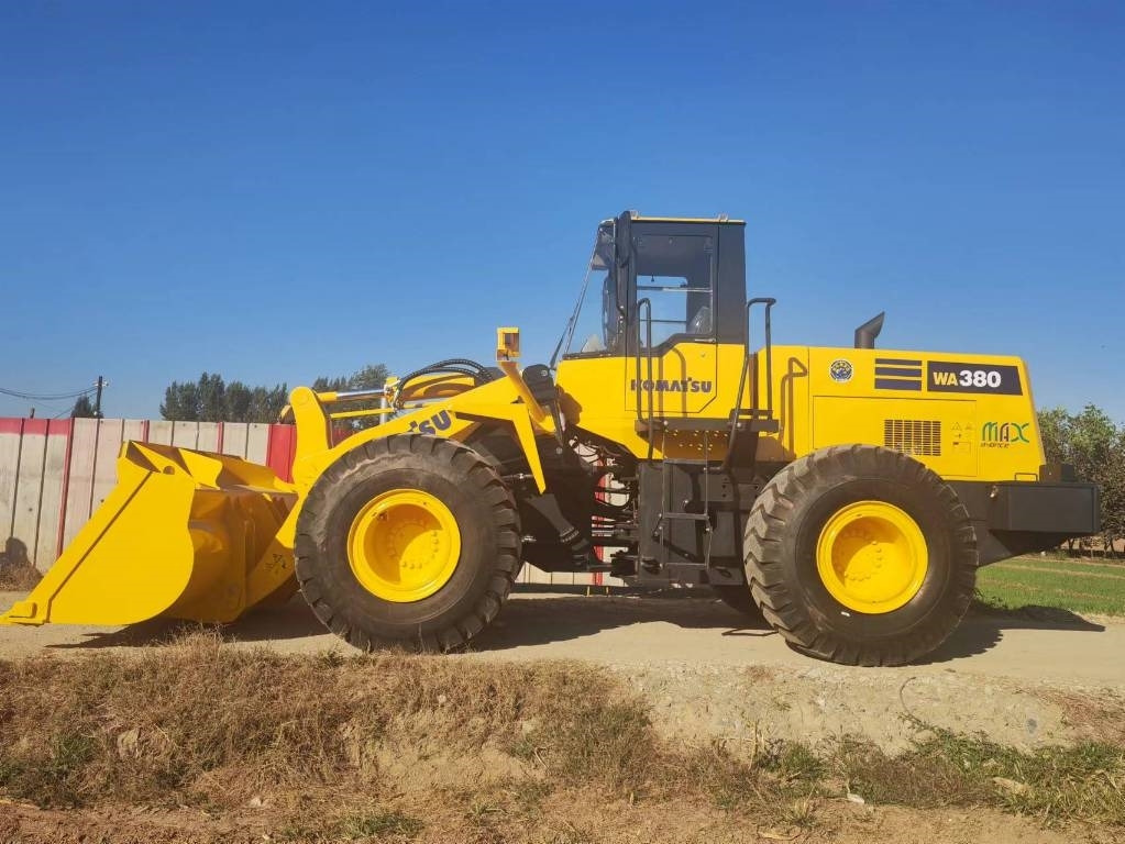 Komatsu WA 380 - Wheel loader: picture 3 Komatsu WA 380 - Wheel loader: picture 3