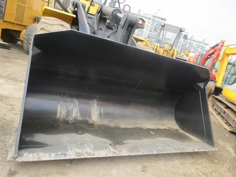 Komatsu WA 380 - Wheel loader: picture 5 Komatsu WA 380 - Wheel loader: picture 5