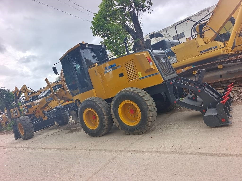 XCMG GR 2153 - Grader: picture 3 XCMG GR 2153 - Grader: picture 3