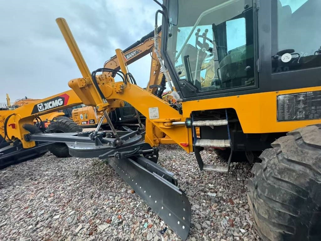 XCMG GR2153 - Grader: picture 4 XCMG GR2153 - Grader: picture 4