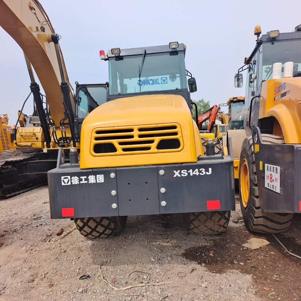 Compactor XCMG XS 143 J: picture 12 Compactor XCMG XS 143 J: picture 12