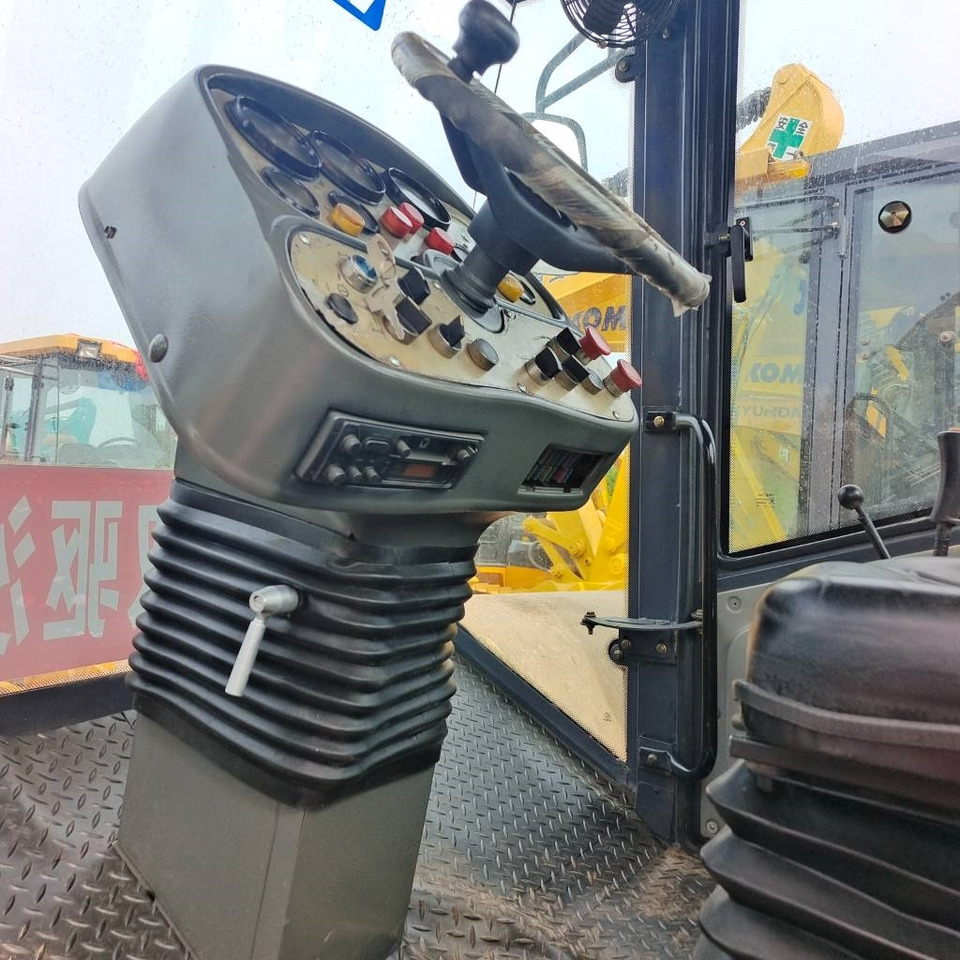 Compactor XCMG XS 143 J: picture 18 Compactor XCMG XS 143 J: picture 18