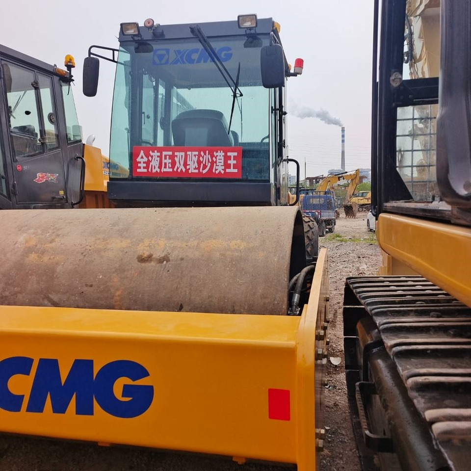 Compactor XCMG XS 143 J: picture 7 Compactor XCMG XS 143 J: picture 7