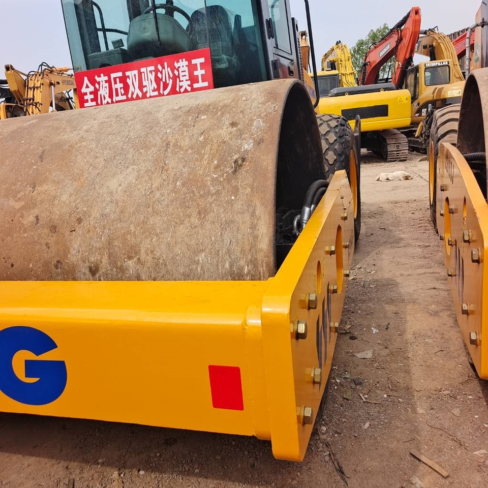 XCMG XS 143J - Compactor: picture 3 XCMG XS 143J - Compactor: picture 3