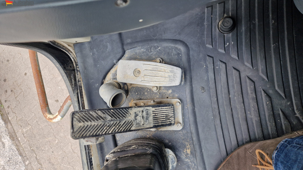 Liebherr A316 Schnellwechsler, Hammerverrohrung, Verstellausleger Deutz Motor - Mini excavator: picture 5 Liebherr A316 Schnellwechsler, Hammerverrohrung, Verstellausleger Deutz Motor - Mini excavator: picture 5