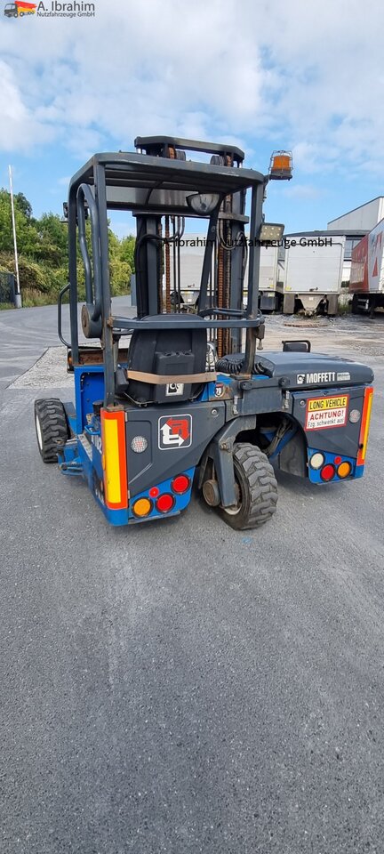 Truck mounted forklift M4-25.3F Moffett Mitnahmestapler: picture 9