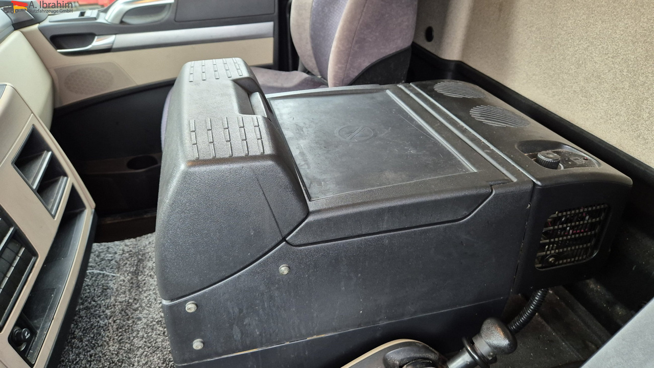 MAN 8.250 7,30 m Koffer, Navi, Topzustand - Closed box van: picture 4 MAN 8.250 7,30 m Koffer, Navi, Topzustand - Closed box van: picture 4