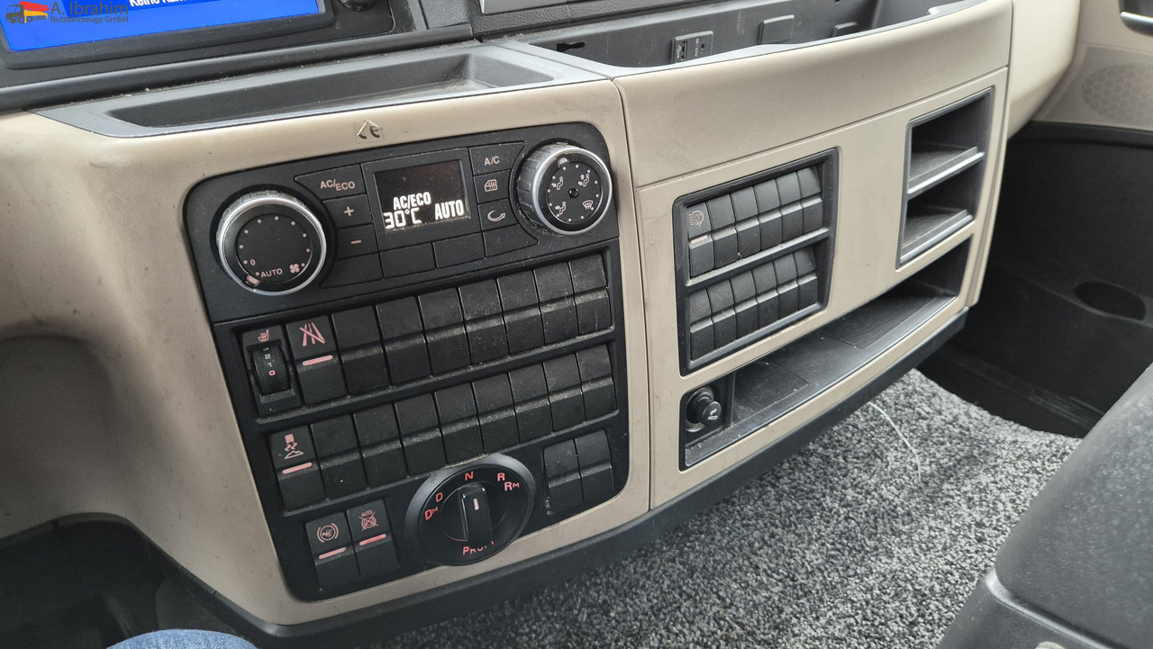 MAN 8.250 7,30 m Koffer, Navi, Topzustand - Closed box van: picture 3 MAN 8.250 7,30 m Koffer, Navi, Topzustand - Closed box van: picture 3