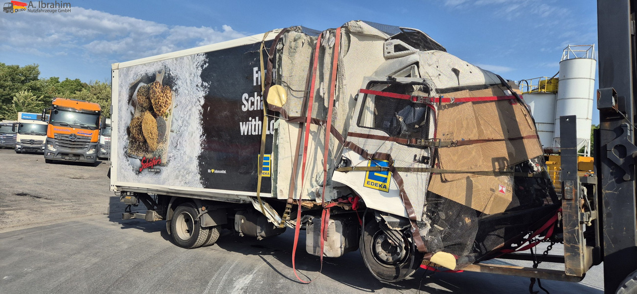 MAN TGL 8.160 4x2 Brotkoffer mit Kühlfach nicht fahrbereit ! nicht rollfähig - Refrigerated delivery van: picture 1 MAN TGL 8.160 4x2 Brotkoffer mit Kühlfach nicht fahrbereit ! nicht rollfähig - Refrigerated delivery van: picture 1