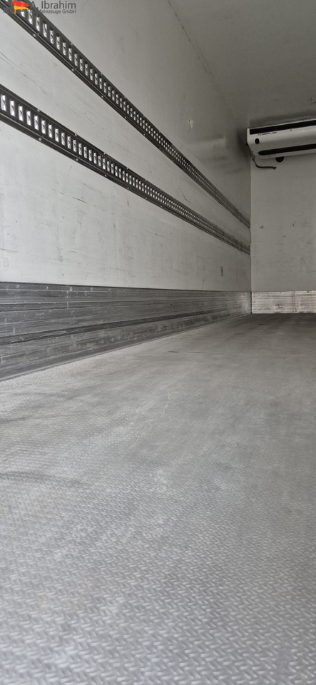 Mercedes-Benz 1830L Thermoking UT1200 - Refrigerated truck: picture 3 Mercedes-Benz 1830L Thermoking UT1200 - Refrigerated truck: picture 3