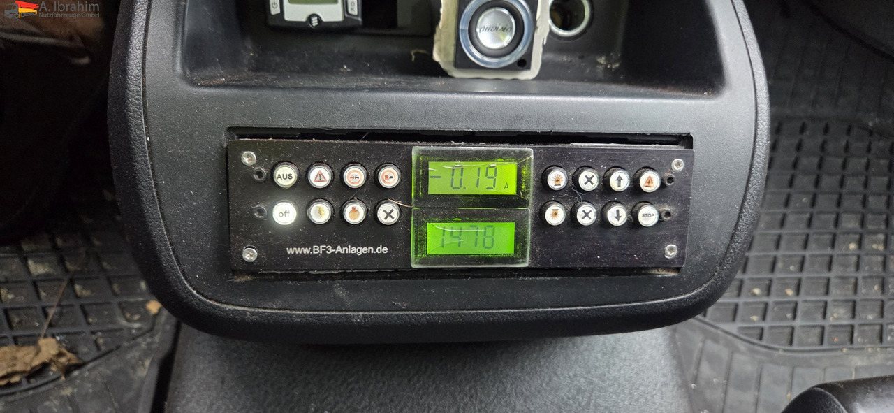 Mercedes-Benz Vito Tourer BF 3-GST Zeichen Anlage 3050 kg zzGw - Food truck: picture 4 Mercedes-Benz Vito Tourer BF 3-GST Zeichen Anlage 3050 kg zzGw - Food truck: picture 4