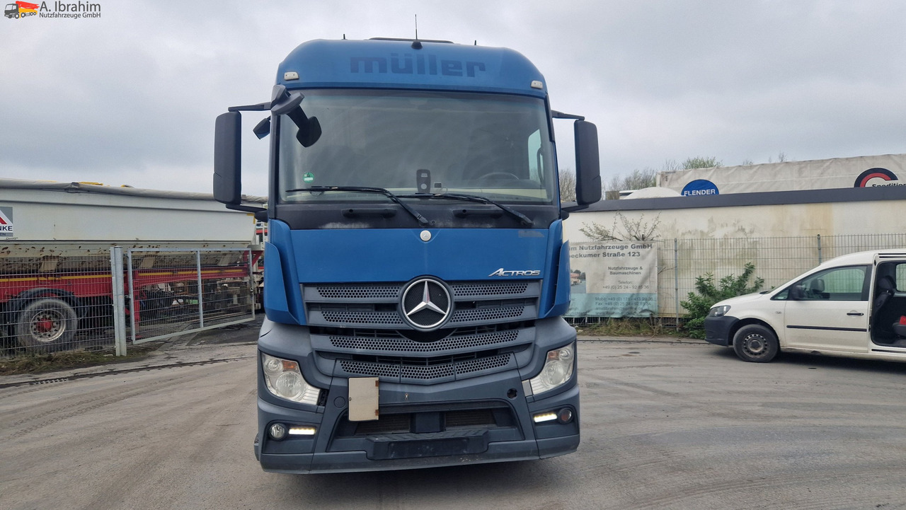 Tractor unit Mercedes-Benz 1843 Kipphydraulik, Standklima: picture 9