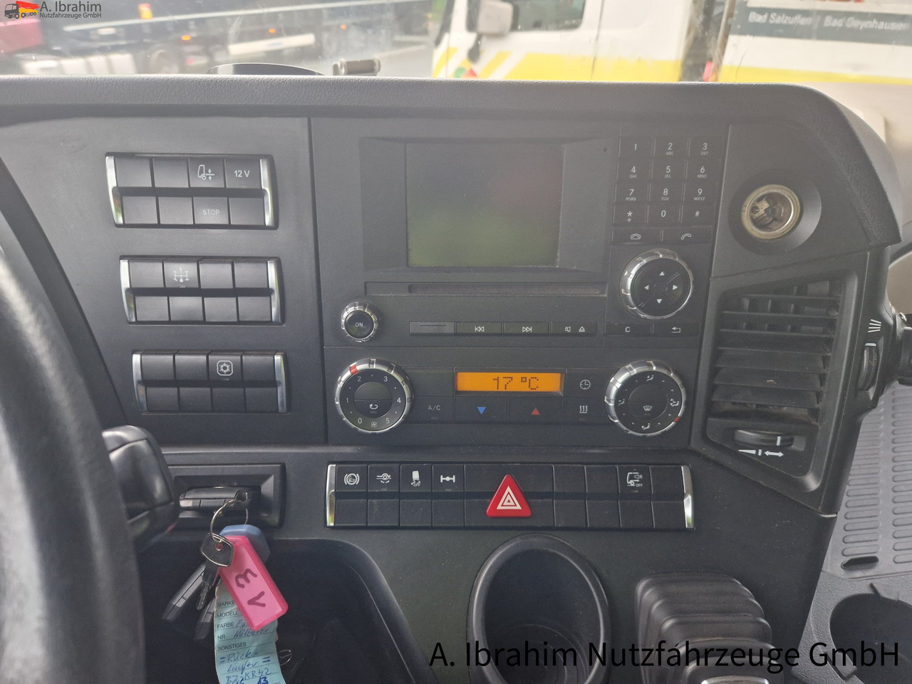 Mercedes-Benz 1845 Retarder Klima, Kühlschrank deutsches Fahrzeug - Tractor unit: picture 4 Mercedes-Benz 1845 Retarder Klima, Kühlschrank deutsches Fahrzeug - Tractor unit: picture 4