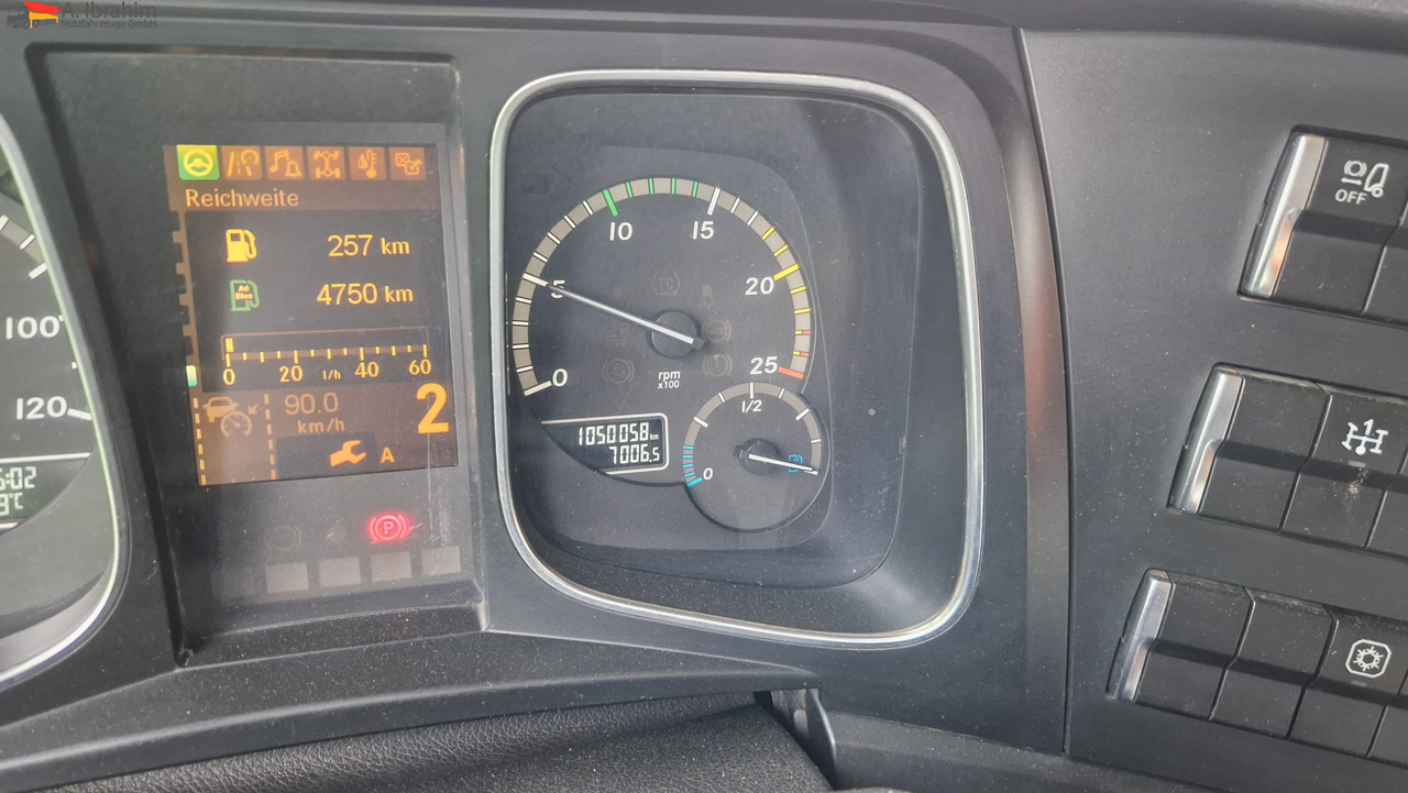 Mercedes-Benz DB 1842, Kipphydraulik - Tractor unit: picture 4 Mercedes-Benz DB 1842, Kipphydraulik - Tractor unit: picture 4