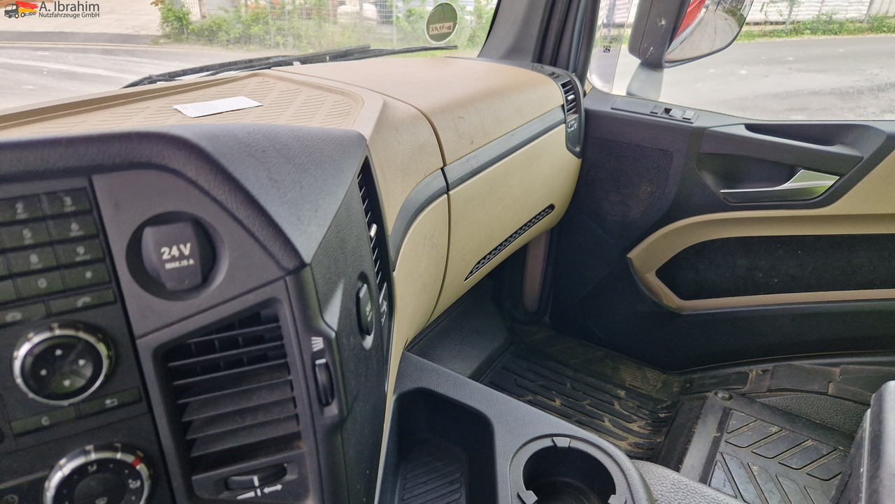 Mercedes-Benz DB 1843 Retarder Kipphydraulik - Tractor unit: picture 4 Mercedes-Benz DB 1843 Retarder Kipphydraulik - Tractor unit: picture 4