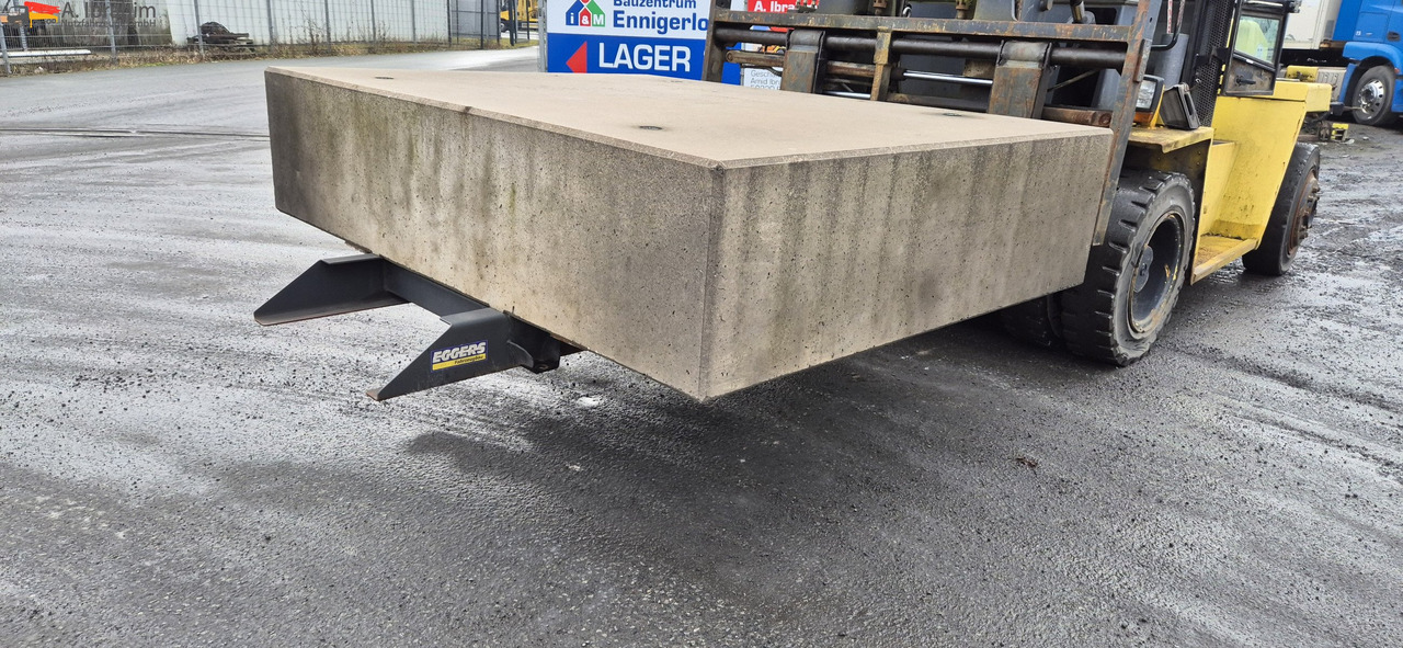 Mercedes-Benz Kontergewicht für SZM 8000 - 9000 kg mehr als 10 Stck. - Tractor unit: picture 1 Mercedes-Benz Kontergewicht für SZM 8000 - 9000 kg mehr als 10 Stck. - Tractor unit: picture 1