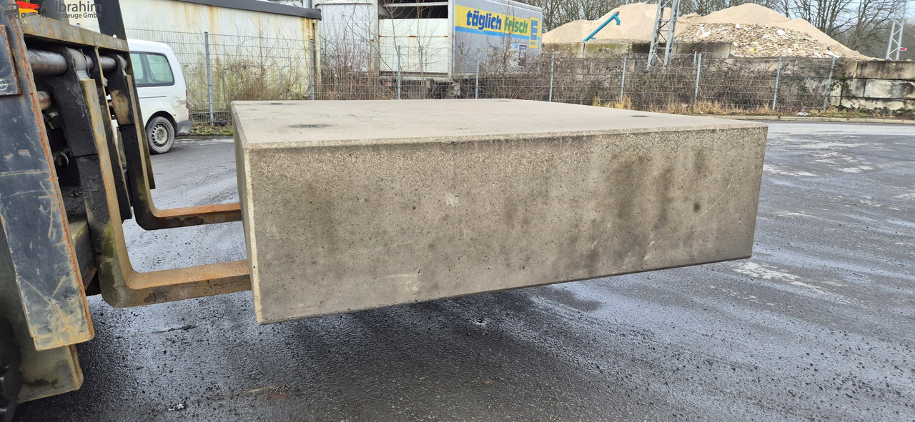 Mercedes-Benz Kontergewicht für SZM 8000 - 9000 kg mehr als 10 Stck. - Tractor unit: picture 3 Mercedes-Benz Kontergewicht für SZM 8000 - 9000 kg mehr als 10 Stck. - Tractor unit: picture 3