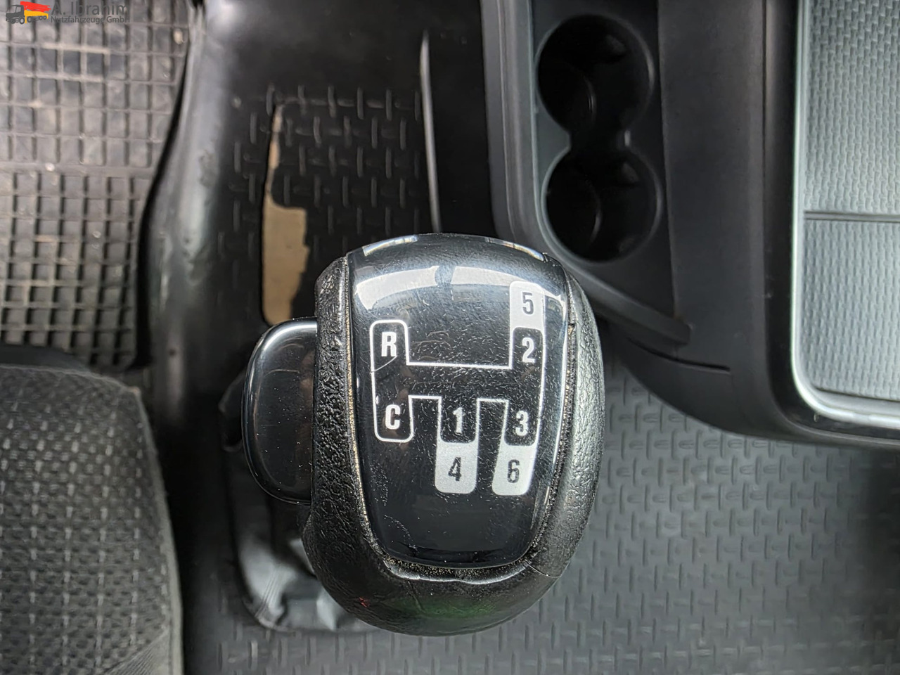 Scania R560 | 6x4 | V8 | Blatt Blatt | Schaltgetriebe |Kipphydraulik | Klima | Trommelbremse| 3 Pedals - Tractor unit: picture 4 Scania R560 | 6x4 | V8 | Blatt Blatt | Schaltgetriebe |Kipphydraulik | Klima | Trommelbremse| 3 Pedals - Tractor unit: picture 4